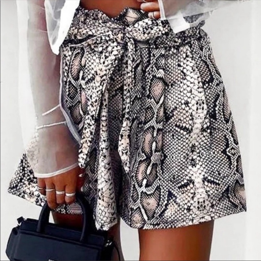 Grey & Beige Snakeskin Print Shorts